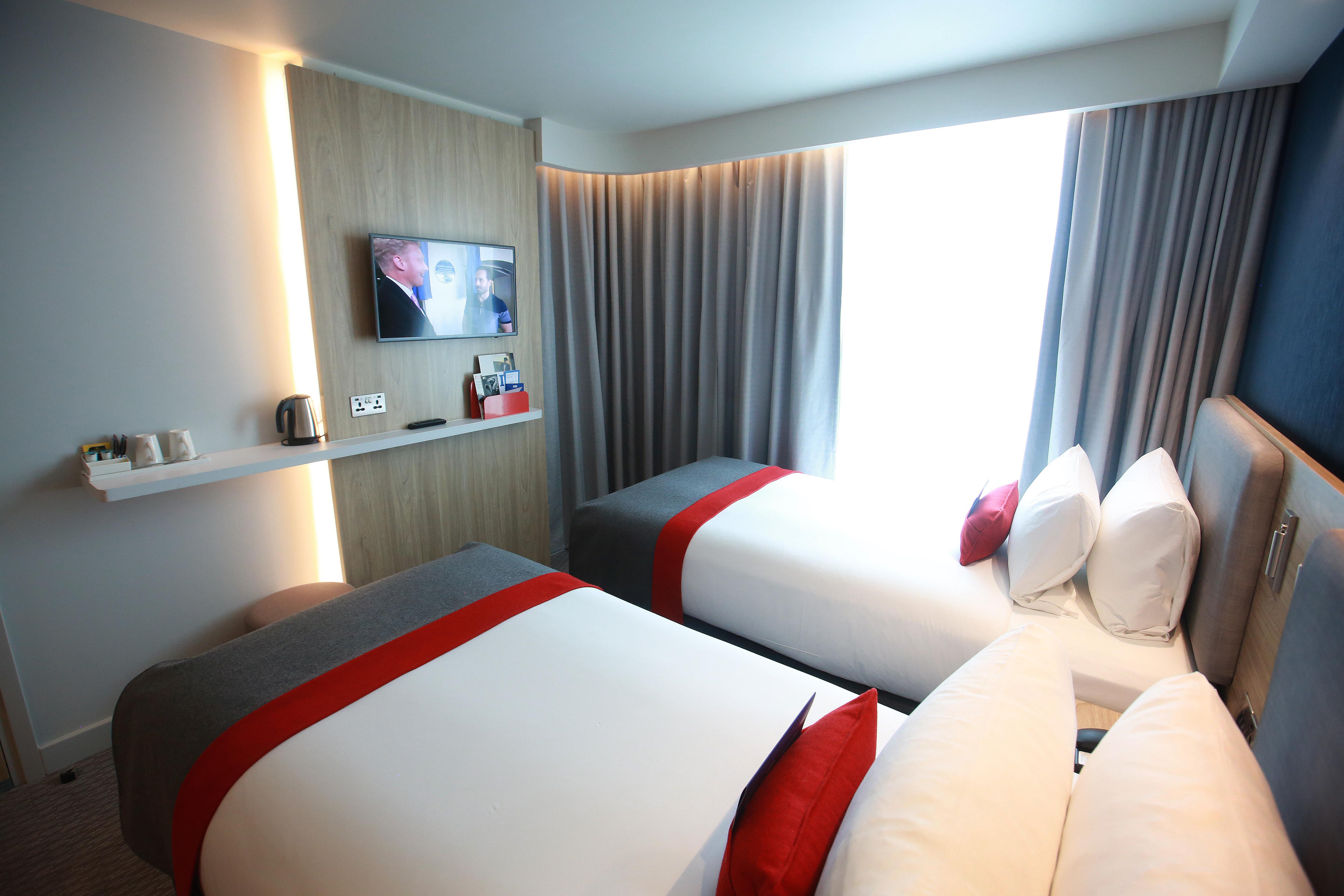 Hotel Express - Manchester - Traffordcity By Ihg 3*