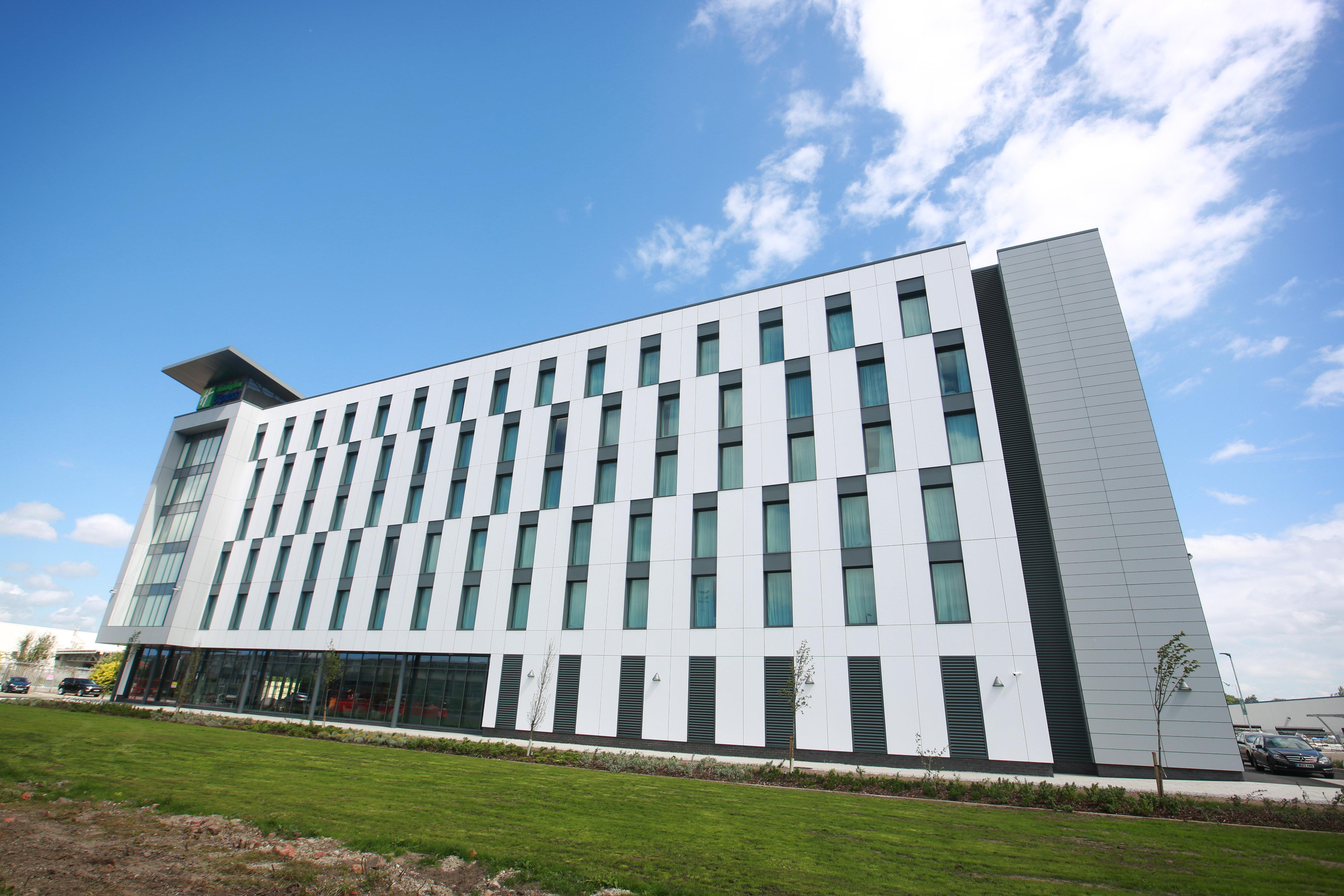 Express - Manchester - Traffordcity By Ihg Hotel