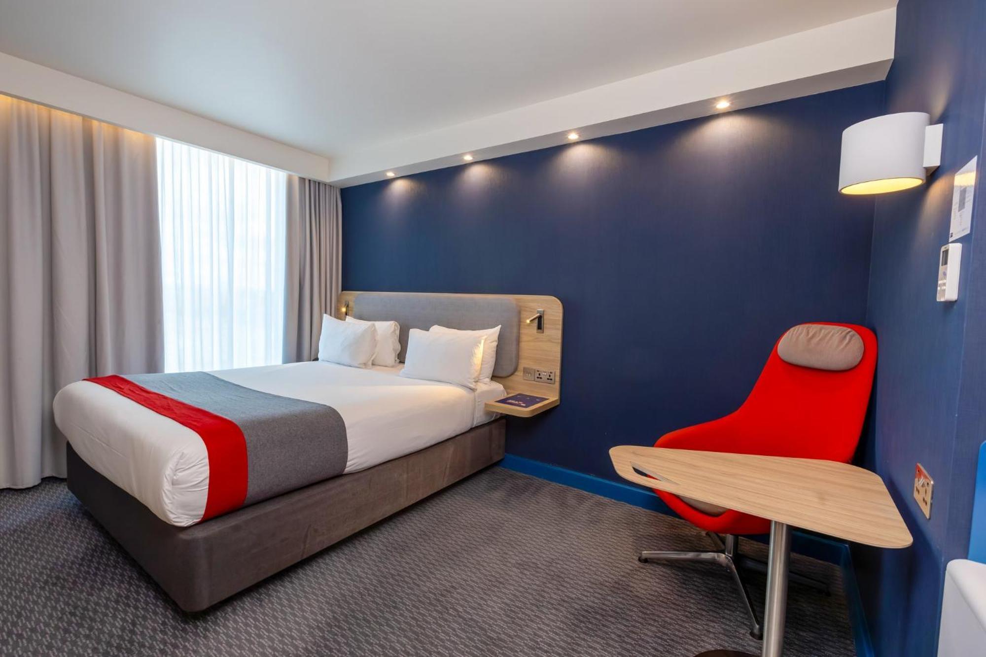 Hotel Express - Manchester - Traffordcity By Ihg 3*