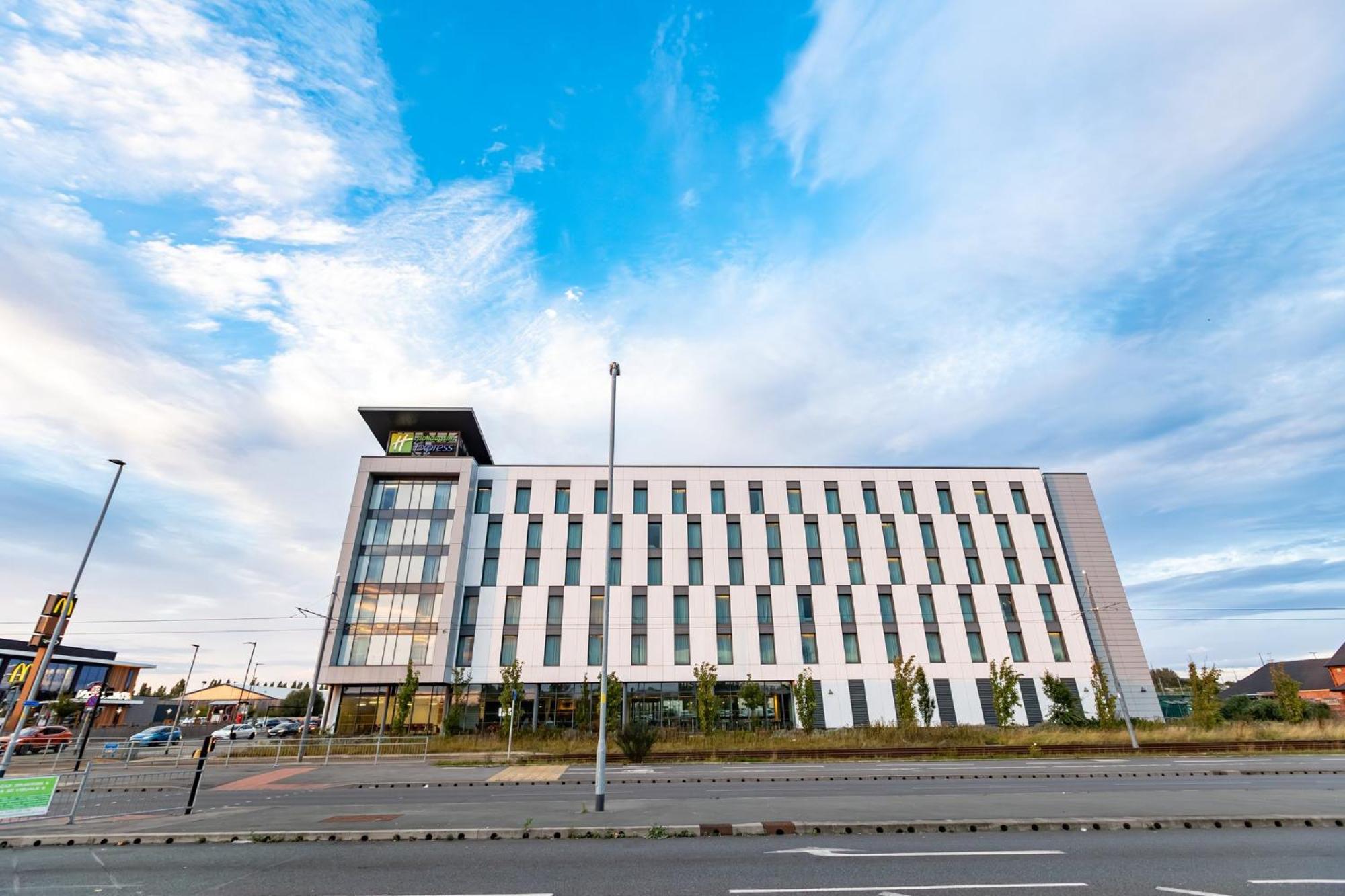 Express - Manchester - Traffordcity By Ihg Hotel