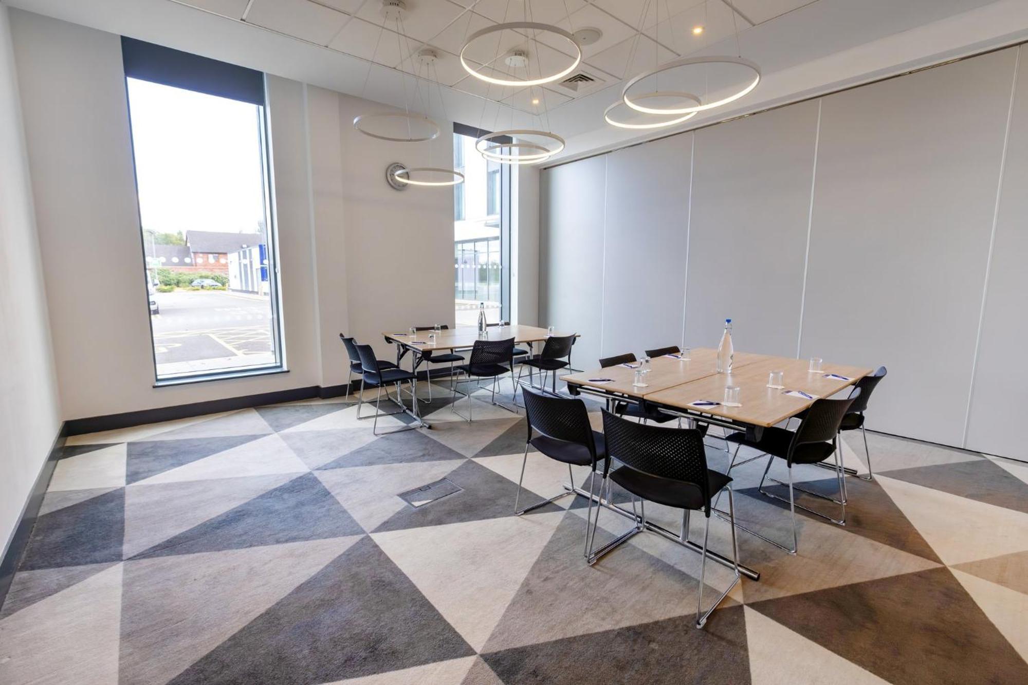 Express - Manchester - Traffordcity By Ihg Hotel 3*