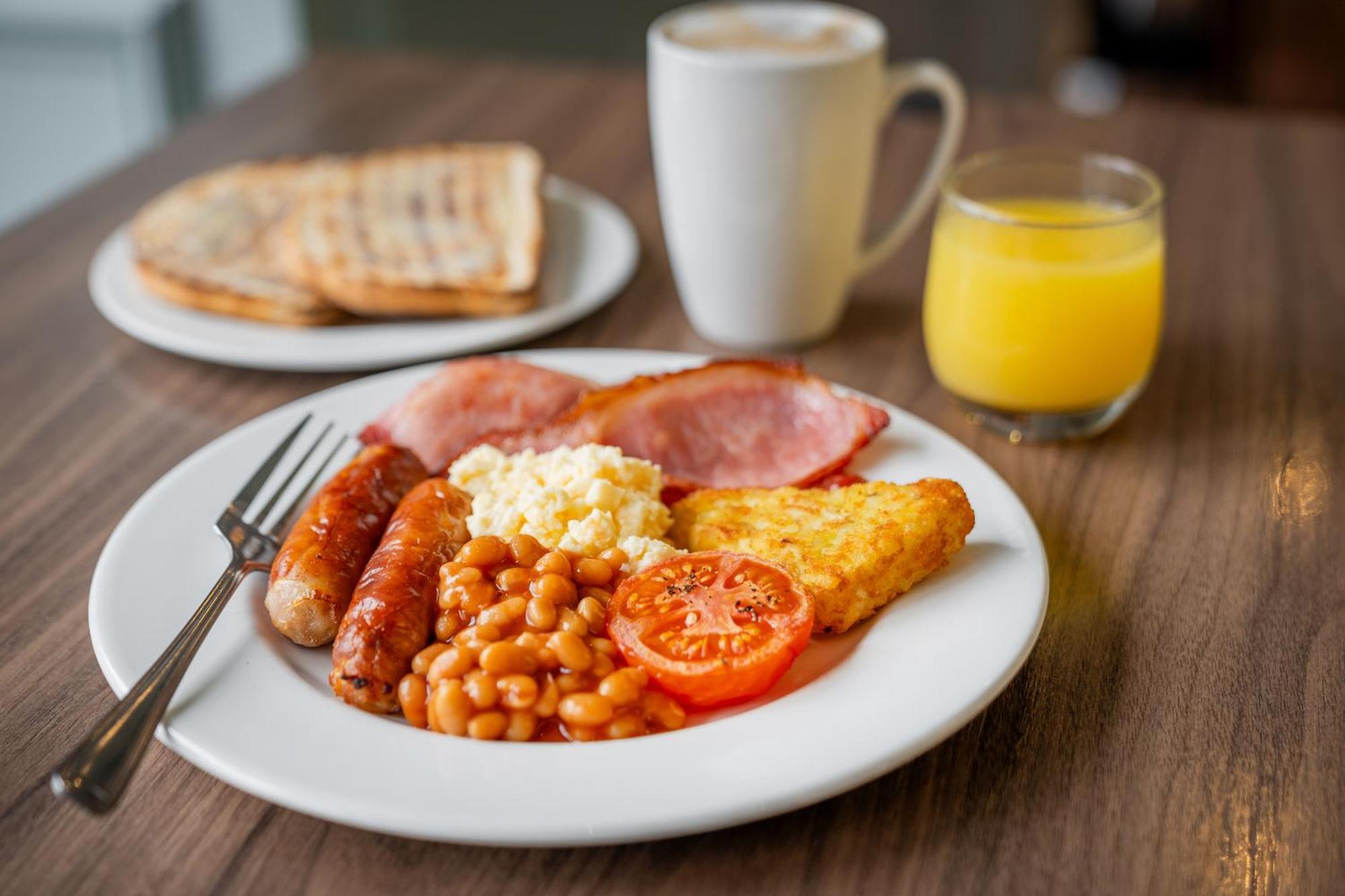 Hotel Express - Manchester - Traffordcity By Ihg 3*