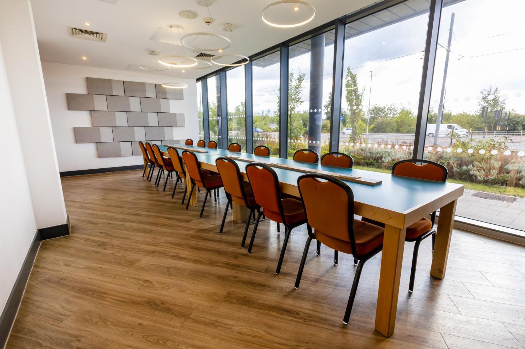 Hotel Express - Manchester - Traffordcity By Ihg 3*