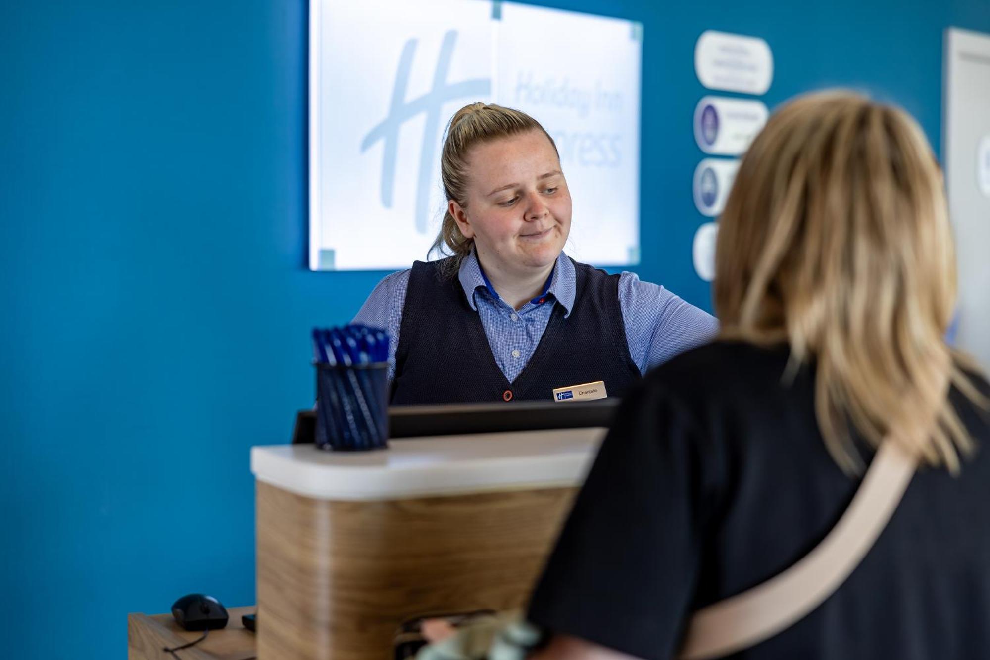 Hotel Express - Manchester - Traffordcity By Ihg