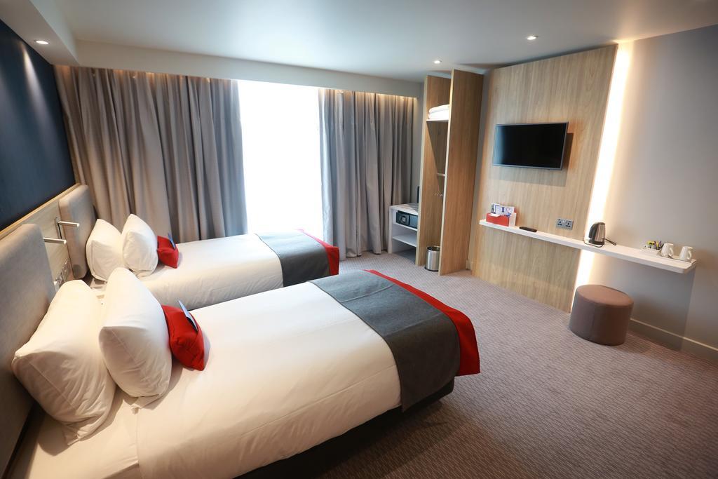 Express - Manchester - Traffordcity By Ihg Hotel 3*